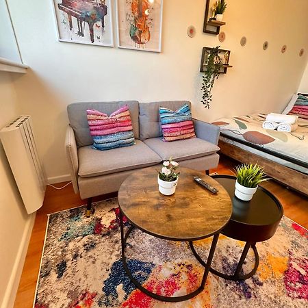 B - Newley Renovated Private Self-Contained Room In A Shared Apartment In Birmingham City Centre Экстерьер фото
