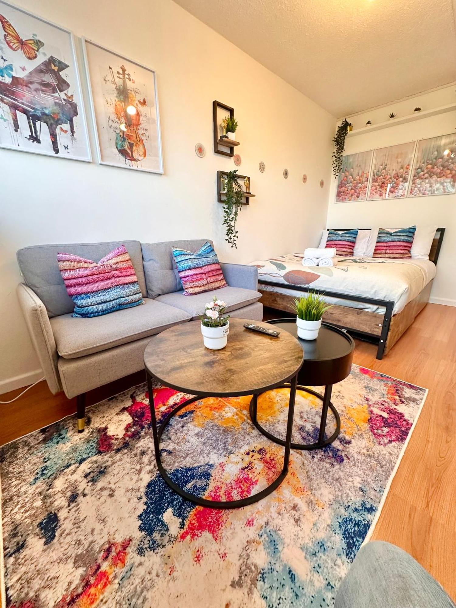 B - Newley Renovated Private Self-Contained Room In A Shared Apartment In Birmingham City Centre Экстерьер фото